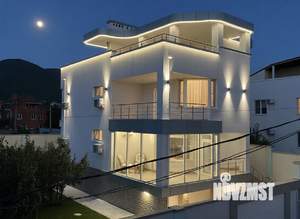 Дом 363м&sup2;, 3-этажный, участок 6 сот.  