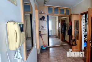 Дом 247м&sup2;, 3-этажный, участок 3 сот.  