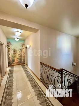 Дом 513м&sup2;, 3-этажный, участок 6 сот.  