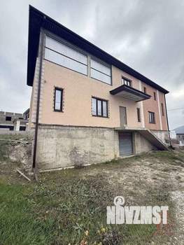 Дом 328м², 3-этажный, участок 8 сот.  