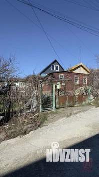 Дом 70м&sup2;, 2-этажный, участок 3 сот.  