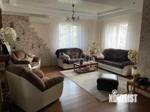 Дом 250м&sup2;, 2-этажный, участок 7 сот.  