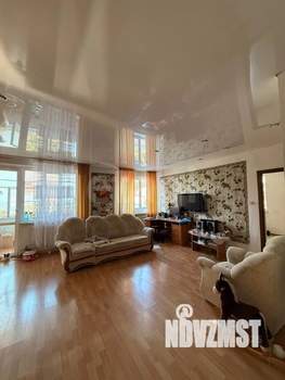 Дом 208м&sup2;, 2-этажный, участок 8 сот.  