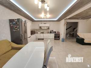 Дом 206м&sup2;, 3-этажный, участок 4 сот.  