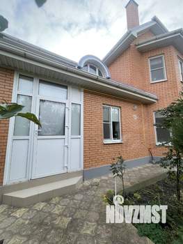 Дом 236м&sup2;, 2-этажный, участок 8 сот.  