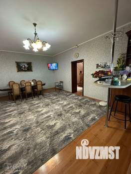 Дом 307м&sup2;, 3-этажный, участок 7 сот.  