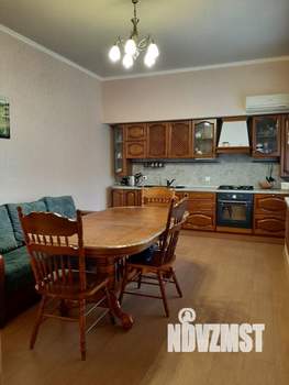 Дом 290м&sup2;, 2-этажный, участок 7 сот.  