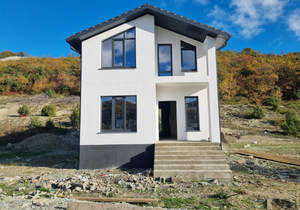 Дом 107м&sup2;, 2-этажный, участок 4 сот.  