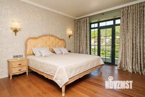 Коттедж 347м², 3-этажный, участок 5 сот.  