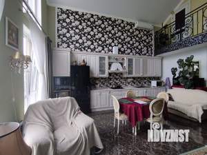 Дом 214м², 2-этажный, участок 7 сот.  