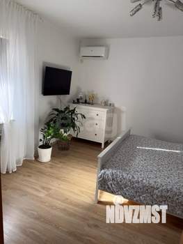 Дом 78м&sup2;, 2-этажный, участок 3 сот.  