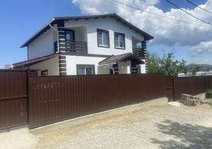 Дом 160м&sup2;, 2-этажный, участок 5 сот.  