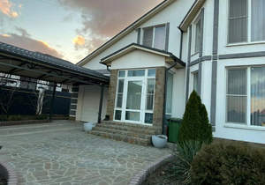 Дом 190м&sup2;, 2-этажный, участок 6 сот.  