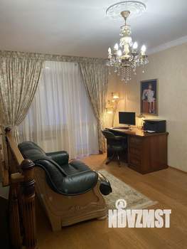 Дом 280м&sup2;, 3-этажный, участок 21 сот.  