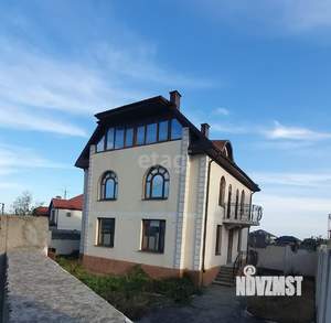 Дом 295м&sup2;, 3-этажный, участок 4 сот.  