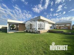 Дом 211м&sup2;, 2-этажный, участок 10 сот.  