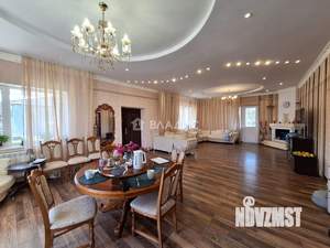 Дом 371м², 2-этажный, участок 10 сот.  
