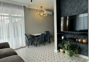 Дом 252м&sup2;, 3-этажный, участок 6 сот.  