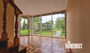 Дом 335м&sup2;, 2-этажный, участок 8 сот.  