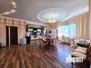 Дом 371м², 2-этажный, участок 10 сот.  