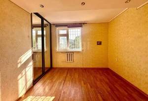 Дом 185м&sup2;, 3-этажный, участок 4 сот.  