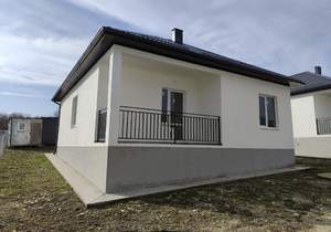 Дом 100м&sup2;, 2-этажный, участок 5 сот.  