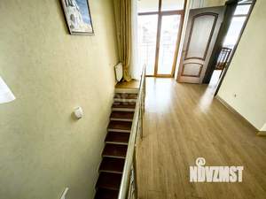 Дом 340м², 2-этажный, участок 6 сот.  