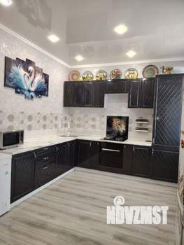 Дом 221м&sup2;, 2-этажный, участок 8 сот.  