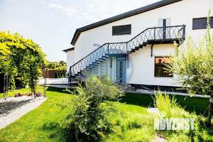 Дом 550м², 2-этажный, участок 16 сот.  