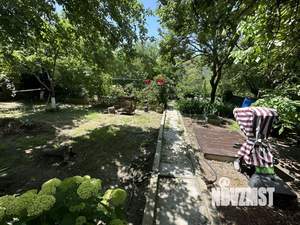 Дом 400м&sup2;, 3-этажный, участок 14 сот.  