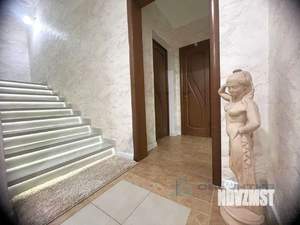 Дом 200м², 3-этажный, участок 8 сот.  