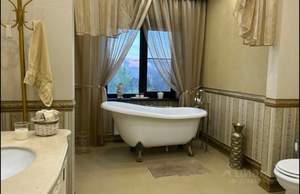 Дом 460м&sup2;, 3-этажный, участок 8 сот.  