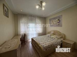 Дом 214м², 2-этажный, участок 6 сот.  