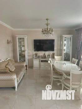 Дом 173м&sup2;, 2-этажный, участок 4 сот.  