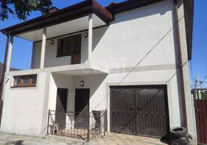 Дом 150м&sup2;, 2-этажный, участок 3 сот.  