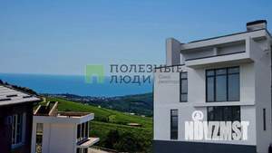 Дом 180м&sup2;, 3-этажный, участок 3 сот.  