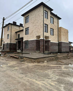 Дом 217м², 3-этажный, участок 3 сот.  