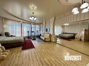 Дом 513м&sup2;, 3-этажный, участок 6 сот.  