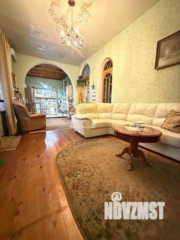 Дом 331м&sup2;, 2-этажный, участок 10 сот.  