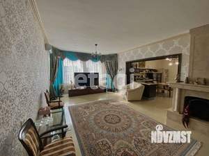 Дом 297м&sup2;, 3-этажный, участок 10 сот.  