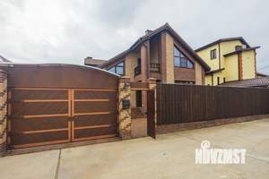 Дом 350м², 2-этажный, участок 6 сот.  