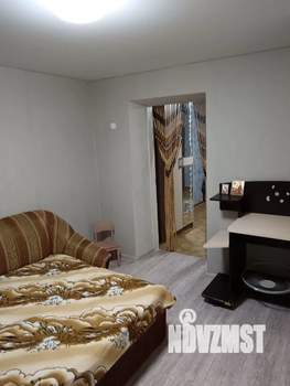 Дом 63м&sup2;, 2-этажный, участок 3 сот.  