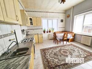 Дом 201м&sup2;, 3-этажный, участок 9 сот.  