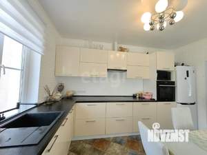 Дом 154м&sup2;, 3-этажный, участок 7 сот.  