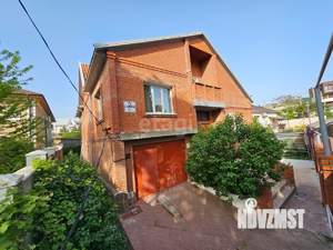 Дом 201м&sup2;, 3-этажный, участок 9 сот.  