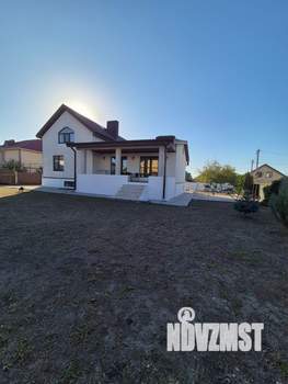 Дом 281м², 3-этажный, участок 8 сот.  