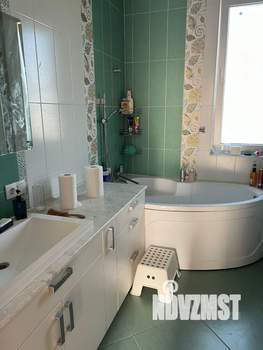 Дом 274м², 3-этажный, участок 8 сот.  