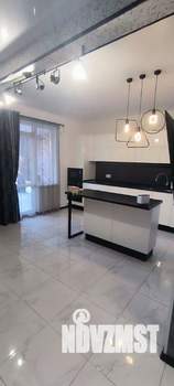 Дом 83м&sup2;, 2-этажный, участок 4 сот.  