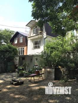 Дом 66м&sup2;, 3-этажный, участок 4 сот.  