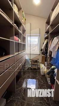 Дом 325м&sup2;, 3-этажный, участок 5 сот.  